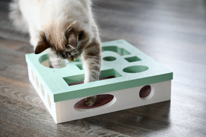 INTERACTIVE CAT SCRATCHERS