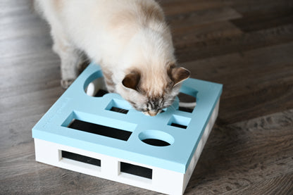 INTERACTIVE CAT SCRATCHERS